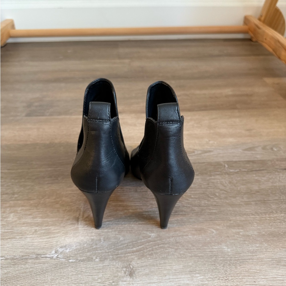 Vince Camuto Elegant Black Leather Women's Peep-Toe Booties - Picture 2 of 3